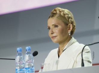 Децентралізацію потрібно розглядати окремо від умов встановлення миру, – Юлія Тимошенко