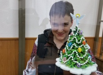 «Батьківщина» закликає українців привітати Надію Савченко з новорічними святами