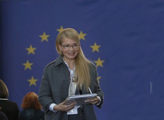 Юлія Тимошенко: Нову Конституцію мають готувати незалежні від політиків фахівці