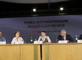 Надія Савченко: Закон Савченко відміняти не буду, він захищає невинних, 27.05.2016