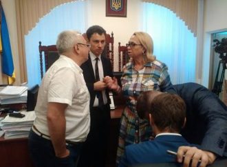 Уряд не виконав ухвали суду і не надав усіх необхідних документів, 27.07.2016