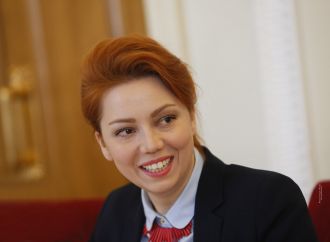 Альона Шкрум: Парадокси політики