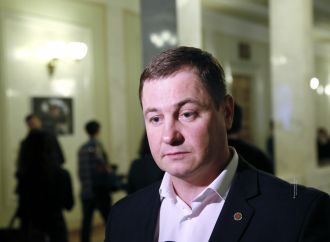 Уряд просуває через парламент свої корупційні схеми, – Сергій Євтушок