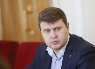 Тиск правоохоронних органів може перетворити депутатів на кнопкодавів, – Вадим Івченко