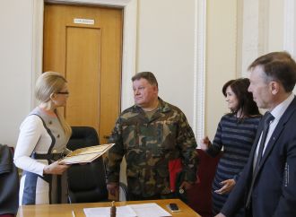 «Батьківщина» вручила Почесну грамоту ВРУ керівнику благодійного фонду Альгісу Шимонютісу