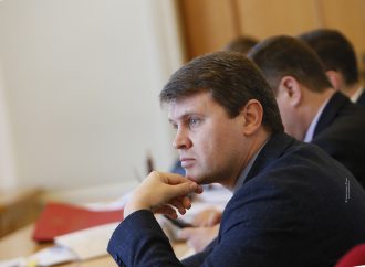 Порошенко потурає безкарності та безвідповідальності військових чиновників, – Вадим Івченко