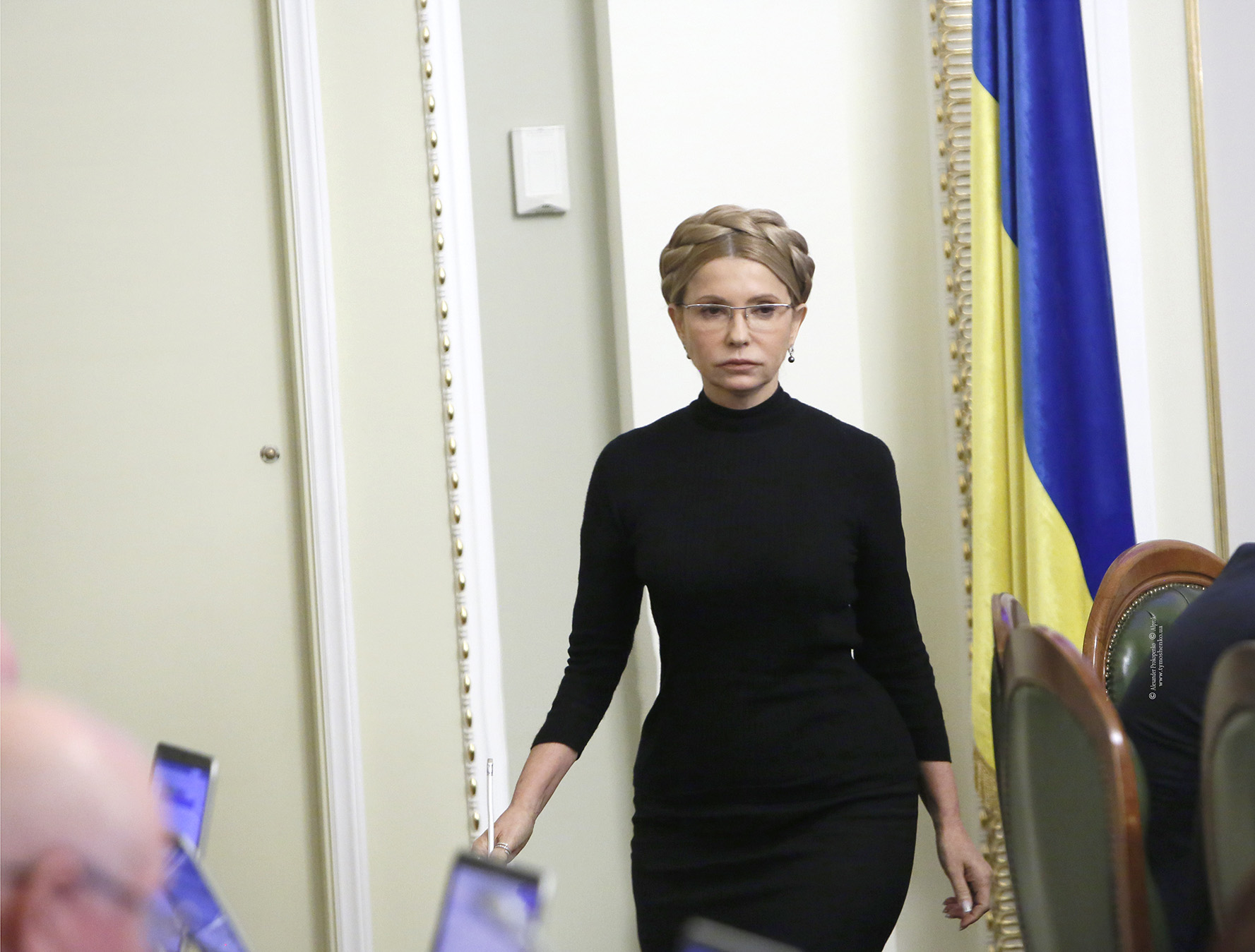 Прекрасная Тимошенко в молодости, искрящаяся от жизни на белоснежном песке