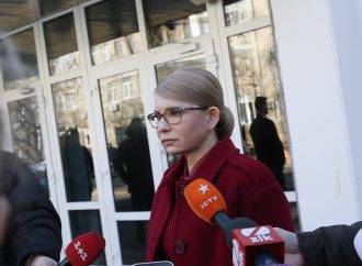 Суд у справі про незаконну агітацію з боку Петра Порошенка