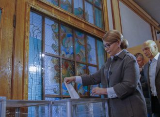 Юлія Тимошенко проголосувала на виборах: Весна переможе!