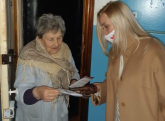 «Батьківщинівці» Дніпра активно допомагають жителям області під час карантину