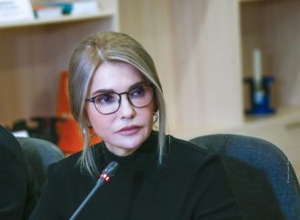 Люди, які дали нам величезну віру й гордість, – Юлія Тимошенко привітала волонтерів зі святом