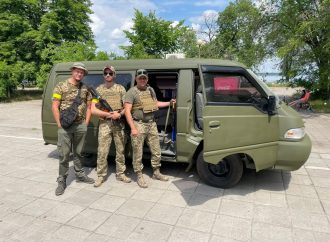 Запорізькі «батьківщинівці» передають  військовим автотехніку