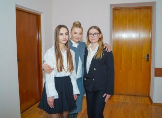 Юлія Тимошенко разом з київською командою завітали до студентів аграрного коледжу та вихованців місцевого спортивного клубу «Реформа», Іпрінь, 10.04.2026