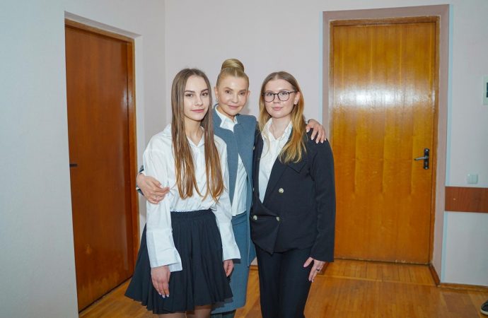 Юлія Тимошенко разом з київською командою завітали до студентів аграрного коледжу та вихованців місцевого спортивного клубу «Реформа», Іпрінь, 10.04.2026